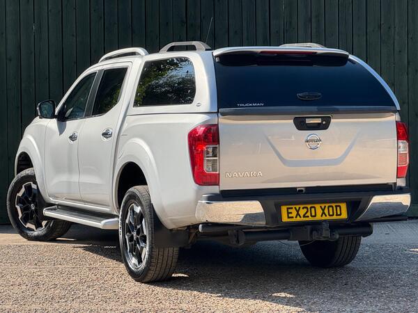Nissan Navara 2.3 dCi Tekna Auto 4WD Euro 6 4dr at 11th