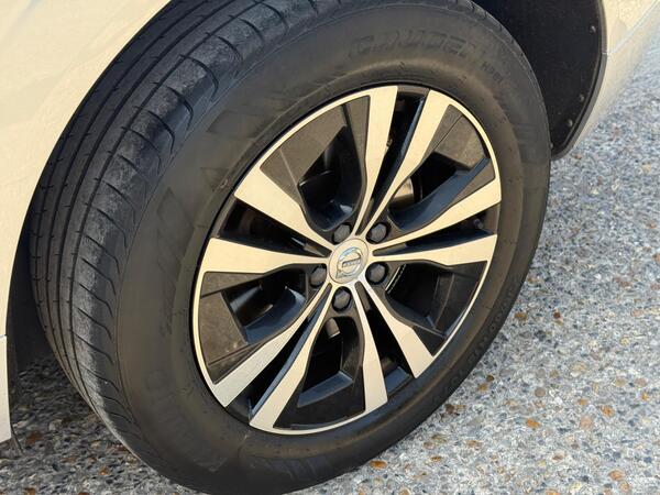 Volvo XC60 2.0 D4 Momentum Auto Euro 6 (s/s) 5dr at 29th