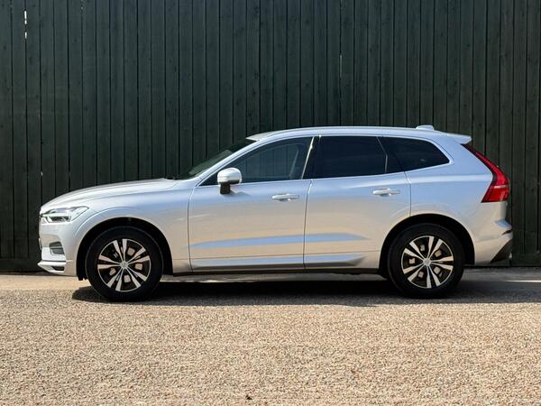 Volvo XC60 2.0 D4 Momentum Auto Euro 6 (s/s) 5dr at 15th