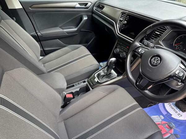 Volkswagen T-Roc 1.5 TSI EVO SE DSG Euro 6 (s/s) 5dr at 4th