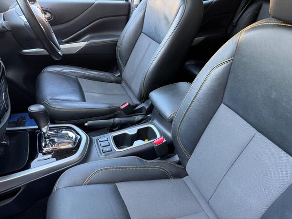 Nissan Navara 2.3 dCi N-Guard Auto 4WD Euro 6 4dr