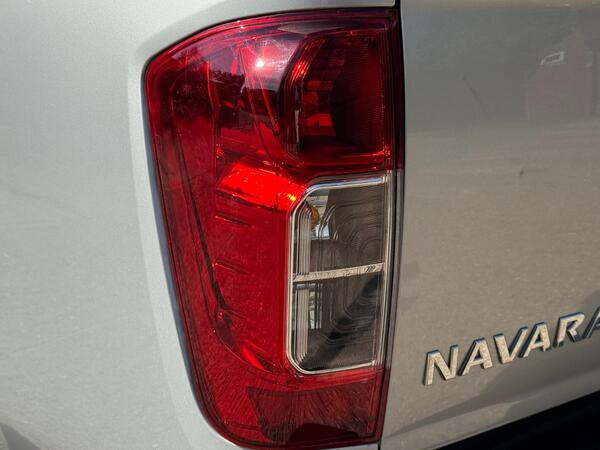 Nissan Navara 2.3 dCi Tekna Auto 4WD Euro 6 4dr at 48th