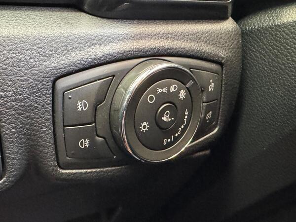 Ford Ranger 2.0 EcoBlue Stormtrak Pickup Double Cab 4dr Diesel Auto 4WD Euro 6 (s/s) (213 ps) at 30th