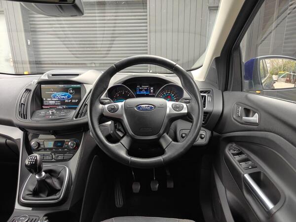 Ford Kuga 2.0 TDCi Titanium 2WD Euro 6 (s/s) 5dr - Image 2