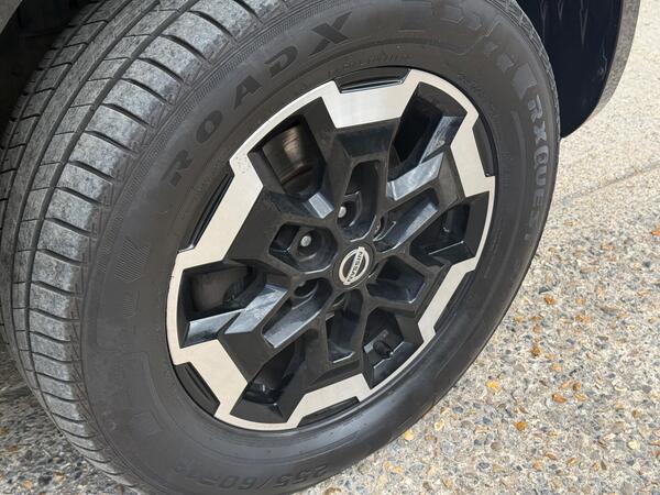 Nissan Navara 2.3 dCi Tekna Auto 4WD Euro 6 4dr