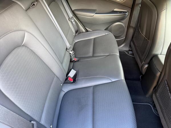 Hyundai KONA 64kWh Premium SE Auto 5dr (7kW Charger)