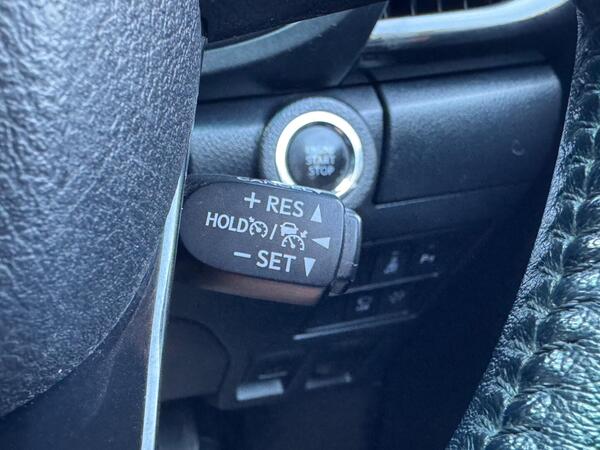 Toyota Hilux 2.8 D-4D Invincible X Auto 4WD Euro 6 (s/s) 4dr at 25th