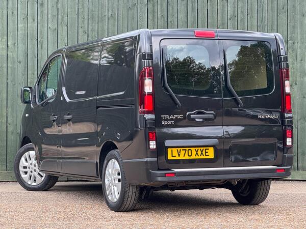 Renault Trafic 2.0 dCi ENERGY 28 Sport SWB Standard Roof Euro 6 (s/s) 5dr at 13th