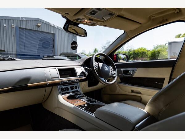 JAGUAR XF PREMIUM LUXURY D AUTO - Image 28