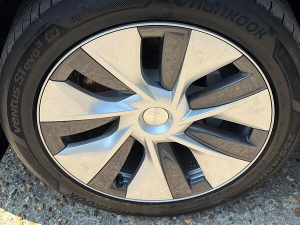 Tesla Model Y (Dual Motor) Long Range Auto 4WDE 5dr