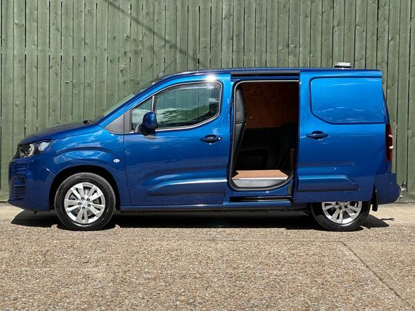 Peugeot Partner 1.5 BlueHDi 1000 Asphalt Standard Panel Van EAT8 SWB Euro 6 (s/s) 5dr at 7th