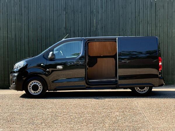 Peugeot Expert 1.5 BlueHDi 1000 Professional Premium Standard Panel Van MWB Euro 6 (s/s) 6dr at 12th