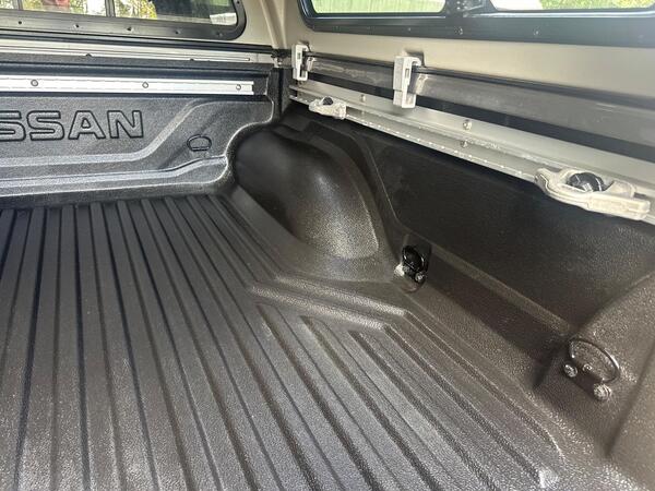 Nissan Navara 2.3 dCi N-Guard Pickup Double Cab 4dr Diesel Auto 4WD Euro 6 (190 ps)