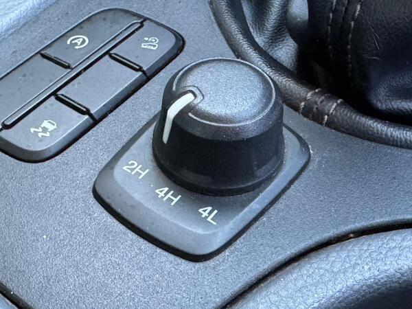 Ford Ranger 2.2 TDCi Limited 1 4WD Euro 5 (s/s) 4dr (Eco Axle) at 26th