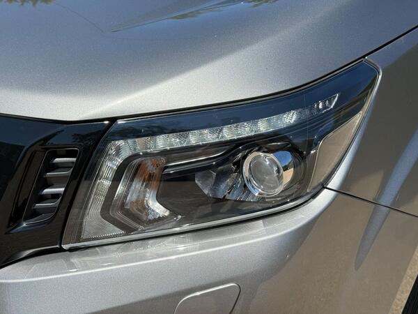 Nissan Navara 2.3 dCi N-Guard Auto 4WD Euro 6 4dr at 39th