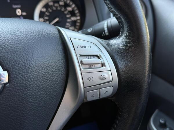 Nissan Navara 2.3 dCi Tekna Auto 4WD Euro 6 4dr at 31th