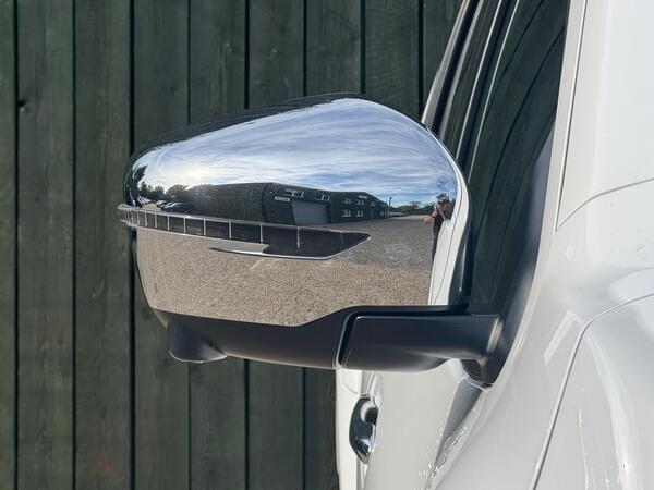 Nissan Navara 2.3 dCi Tekna Auto 4WD Euro 6 4dr