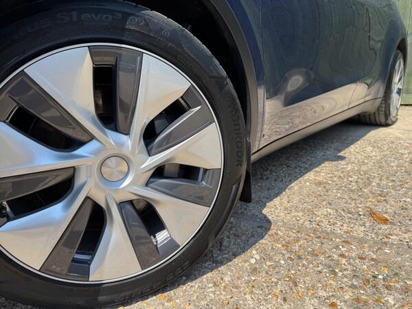 Tesla Model Y (Dual Motor) Long Range Auto 4WDE 5dr