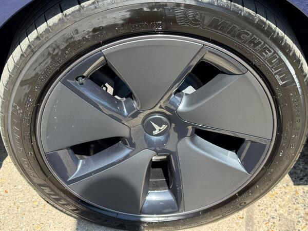 Tesla Model 3 (Dual Motor) Long Range Auto 4WDE 4dr at 27th