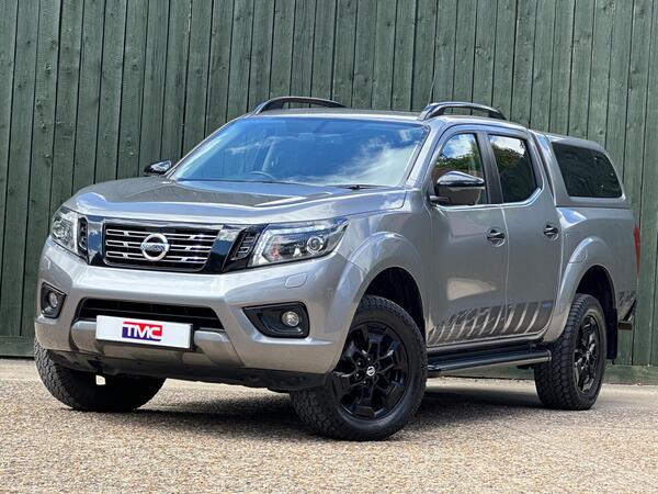 Nissan Navara 2.3 dCi N-Guard Pickup Double Cab 4dr Diesel Auto 4WD Euro 6 (190 ps)