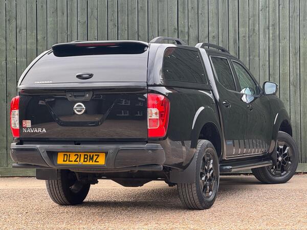 Nissan Navara 2.3 dCi N-Guard Auto 4WD Euro 6 4dr at 19th