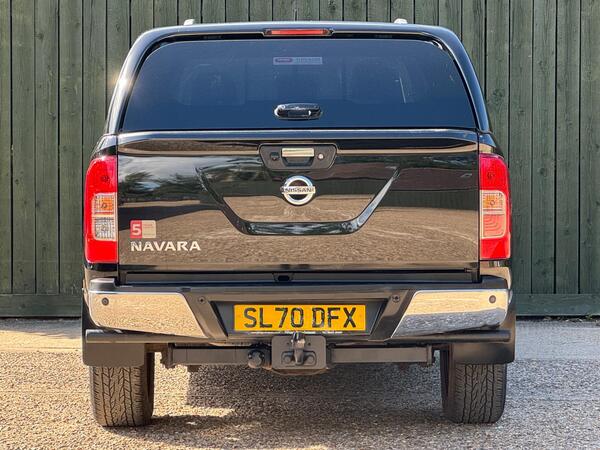 Nissan Navara 2.3 dCi Tekna 4WD Euro 6 (s/s) 4dr