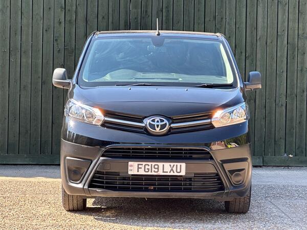 Toyota ProAce 1.6D Icon Medium Panel Van MWB Euro 6 (s/s) 6dr at 3th