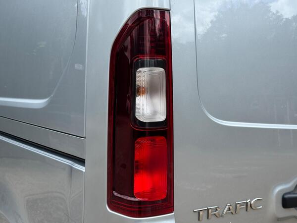 Renault Trafic 2.0 dCi Blue SL28 Sport L1 H1 Euro 6 (s/s) 5dr at 47th