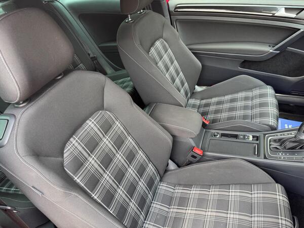 Volkswagen Golf 2.0 TDI BlueMotion Tech GTD DSG Euro 6 (s/s) 3dr at 10th