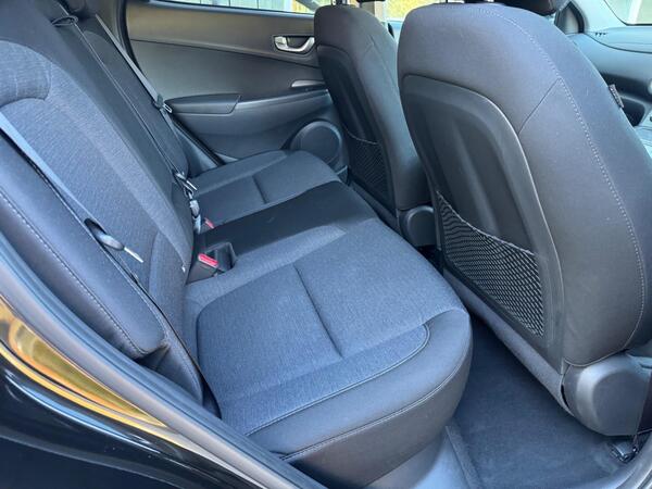 Hyundai KONA 64kWh Premium Auto 5dr (10.5kW Charger)