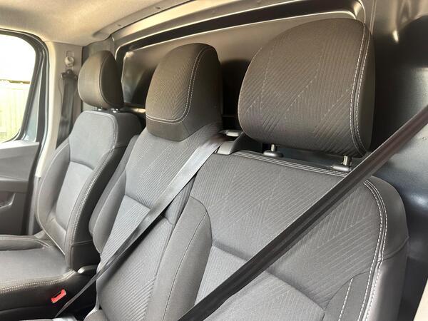 Renault Trafic 2.0 dCi Blue SL28 Sport+ L1 H1 Euro 6 (s/s) 5dr
