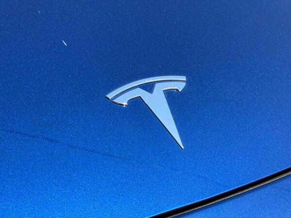 Tesla Model 3 (Dual Motor) Long Range Auto 4WDE 4dr