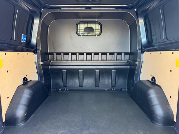 Ford Transit Custom 2.0 300 EcoBlue Limited Crew Van L1 H1 Euro 6 (s/s) 5dr at 42th
