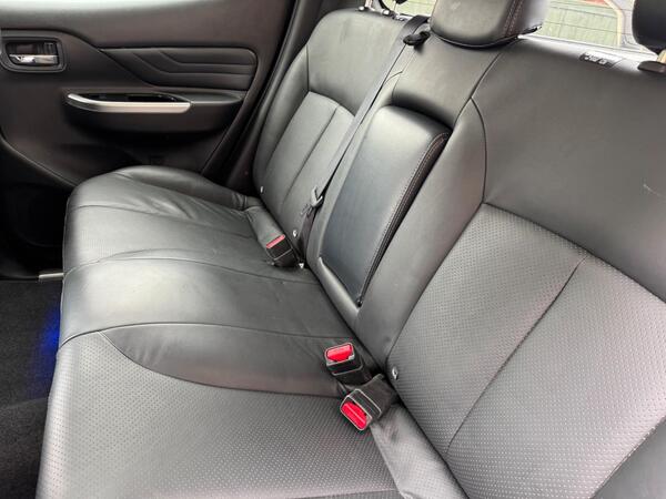 Mitsubishi L200 2.2 DI-D DC Barbarian Auto 4WD Euro 6 (s/s) 4dr at 14th