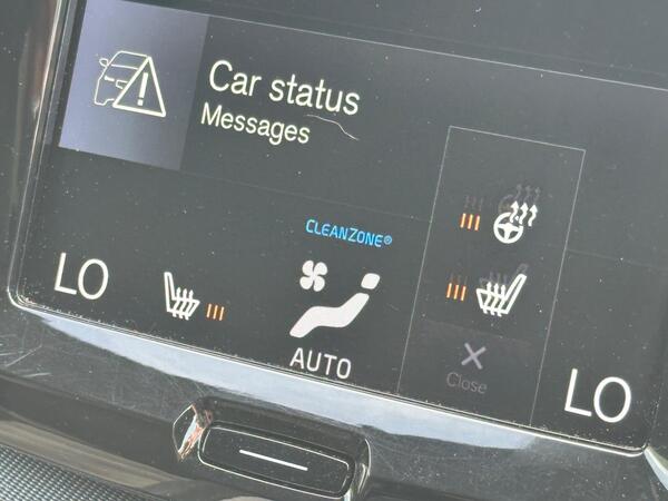 Volvo XC60 2.0 D4 R-Design Pro Auto AWD Euro 6 (s/s) 5dr at 34th