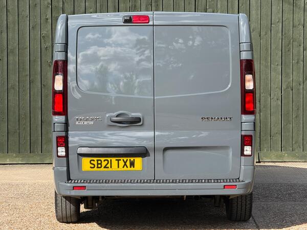 Renault Trafic 2.0 dCi ENERGY 28 Black Edition SWB Standard Roof Euro 6 (s/s) 5dr at 14th