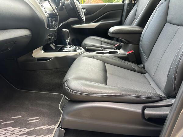 Nissan Navara 2.3 dCi N-Guard Auto 4WD Euro 6 4dr at 29th