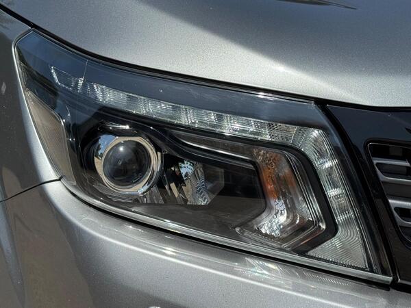 Nissan Navara 2.3 dCi N-Guard Auto 4WD Euro 6 4dr