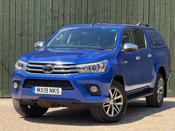 Toyota Hilux 2.4 D-4D Invincible Auto 4WD Euro 6 (s/s) 4dr (TSS) at 9th