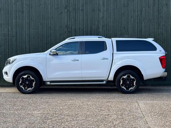 Nissan Navara 2.3 dCi Tekna Auto 4WD Euro 6 4dr at 9th