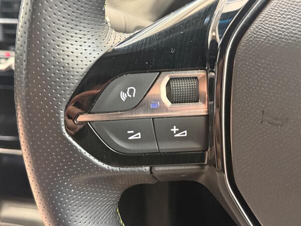 Peugeot E-2008 50kWh GT Premium Auto 5dr (7kW Charger)
