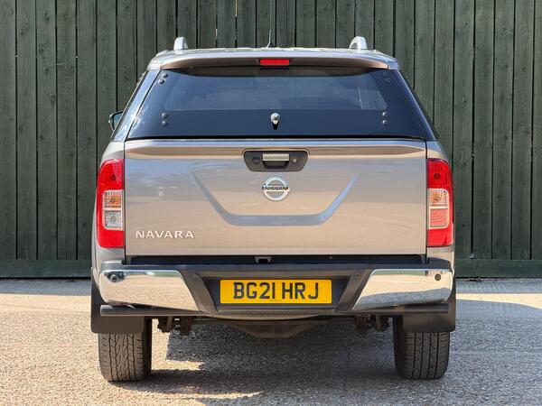 Nissan Navara 2.3 dCi Tekna Auto 4WD Euro 6 4dr at 15th