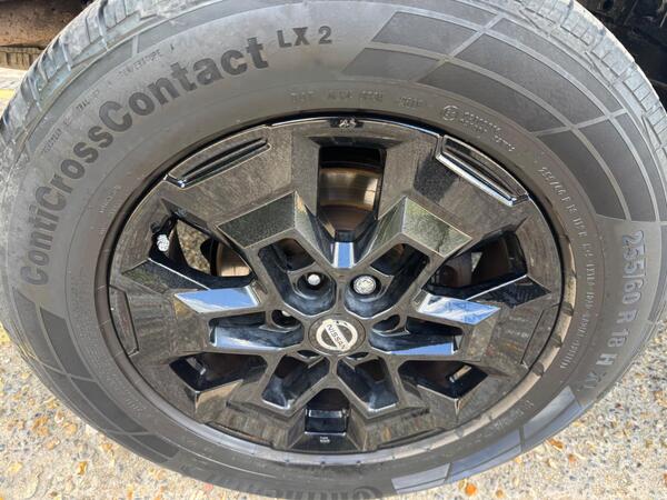 Nissan Navara 2.3 dCi N-Guard Auto 4WD Euro 6 4dr at 26th