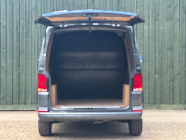 Volkswagen Transporter 2.0 TDI T30 Highline FWD SWB Euro 6 (s/s) 5dr at 11th