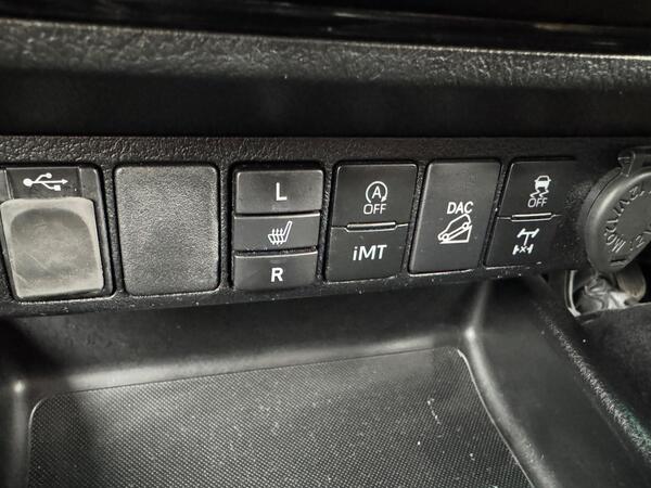 Toyota Hilux 2.8 D-4D Invincible X 4WD Euro 6 (s/s) 4dr at 22th