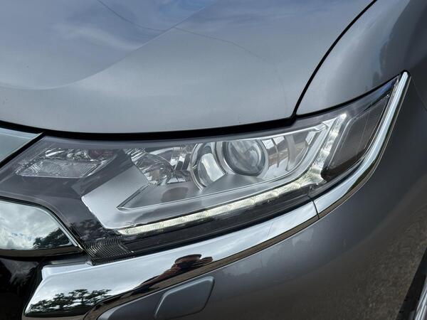 Mitsubishi Outlander 2.4h TwinMotor 13.8kWh Design CVT 4WD Euro 6 (s/s) 5dr at 44th