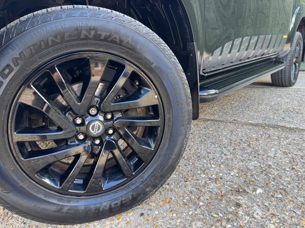Nissan Navara 2.3 dCi N-Guard 4WD Euro 6 (s/s) 4dr at 32th