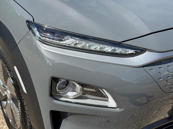 Hyundai KONA 64kWh Premium SE Auto 5dr (7kW Charger)