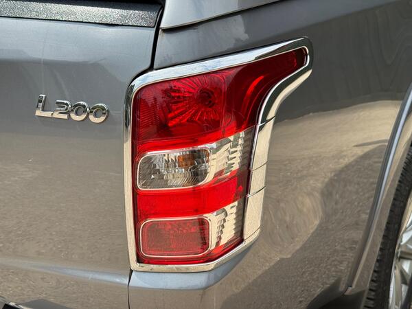 Mitsubishi L200 2.4 DI-D DC Barbarian Auto 4WD Euro 6 4dr at 42th