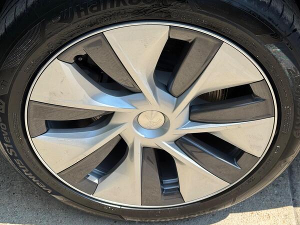 Tesla Model Y (Dual Motor) Long Range Auto 4WDE 5dr